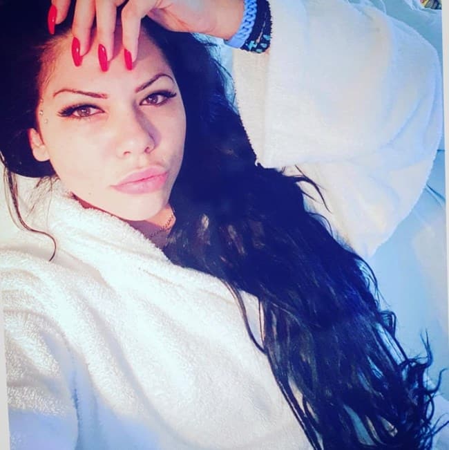 86c6ecebf021439cafe0962cb247edc3