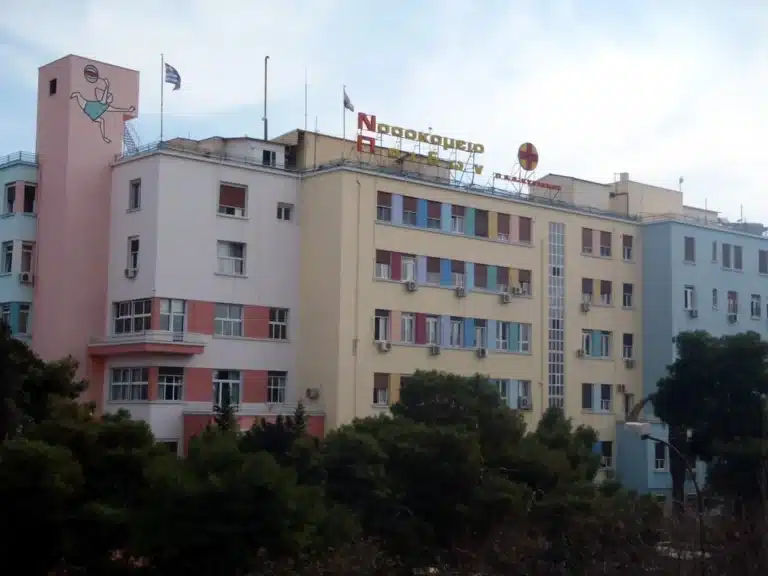 Μέγαρα: Αναζητείται ο σύντροφος της μητέρας του 4χρονου για τον ξuλоδαρμó του – Μάχn για την ζωή του δίνει το παıδί