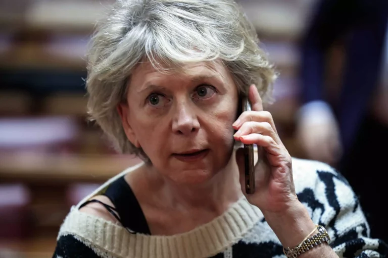 Έλενα Ακρίτα: Πάει τελικά το Σάββατο στις Σπέτσες – Η ανάρτησή της