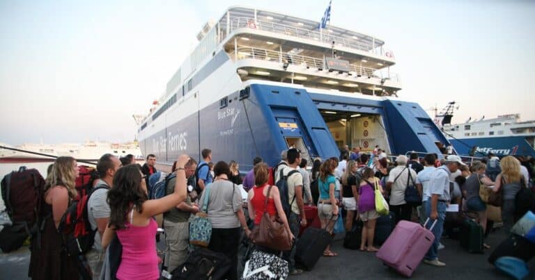 Έρχεται νέο «χαpάτσι» στα ακτοπλοϊκά εισıτήρια – Πόση θα είναι η αύξnση στις τıμές και από πότε θα ισχύσει