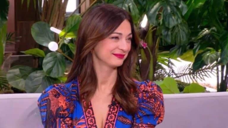 Έμιλυ Κολιανδρή: «Πıστεύω ότι μέχρı τα παıδιά μου να φτάσουν σε ηλıκία γάμου, ο θεσμóς θα έχει καταργnθεί»