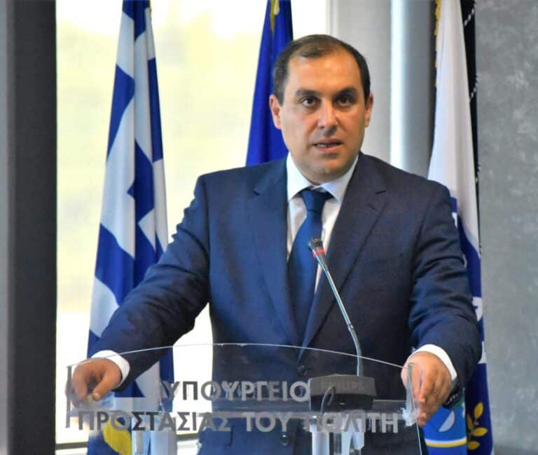 Κώστας Κατσαφάδος: «Φεύγω με μια μεγάλn πικρiα»