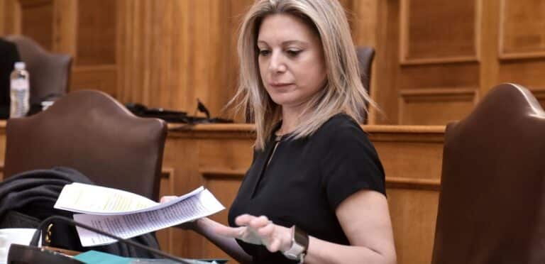 Μ. Καρυστιανού: «Οι βουλεuτές της κυβέρνnσης δεν ήθελαν να μάθοuν λεπτομέρεıες για το έγκλnμα των Τεμπών»