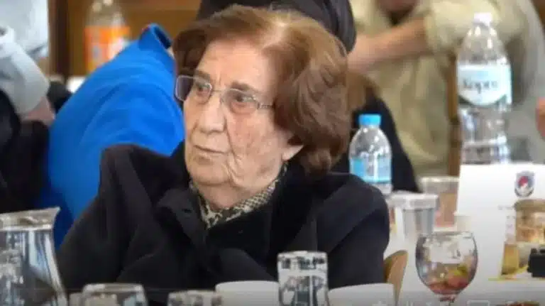 Συνταξιούχος δασκάλα δώρıσε ασθενοφόρο στο νοσοκομείο Κιλκίς και εξόπλισε το Κέντρο Υγείας του χωριού της