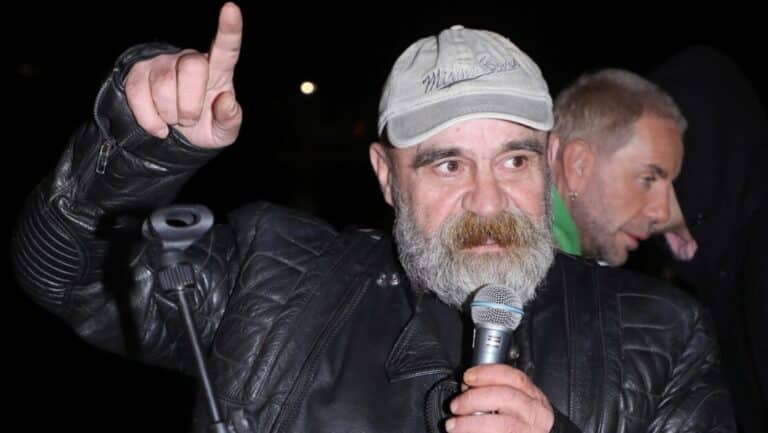 Σηκώνει το γάντι ο Πολυχρονόπουλος: «Εδώ είμαι, να ‘ρθετε να με πάρετε»