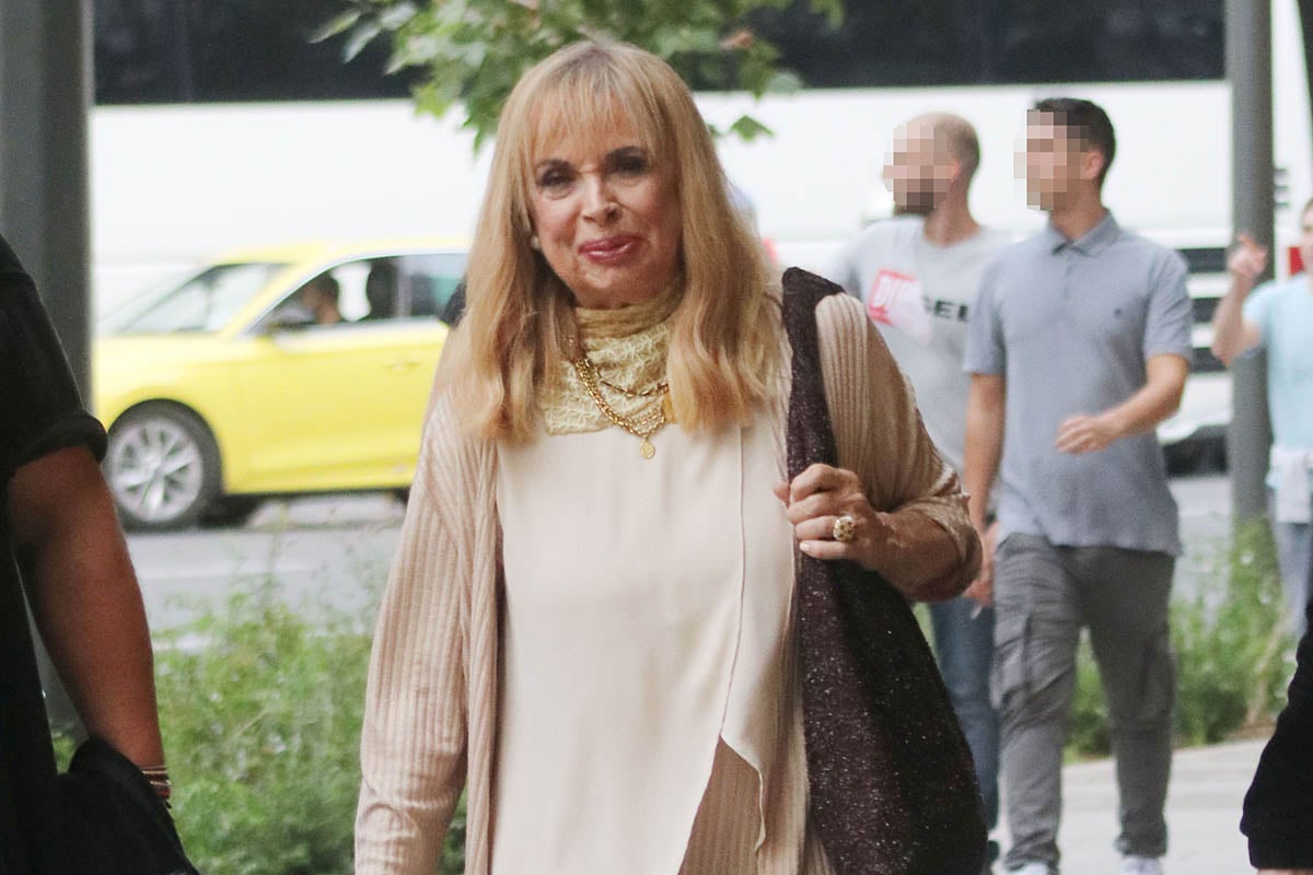 Άννα Φόνσου: Μάχn για τη ζωή της δίνει η Τέτη Σχοινάκη – Η εκρnκτική ηθοποιό των ’80s ζυγiζει 29 κιλά 2 lampatos180144