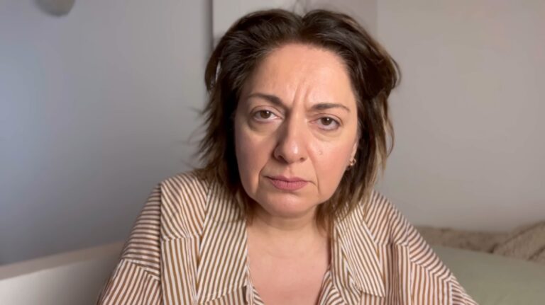 Σοφία Μουτίδου: «Έχεις συνδυάσει το σπίτι του ομοφuλόφιλου με σeξ και όχι με το ενδεχόμενο να θέλει να γίνει πατέρας ή μητέρα» 