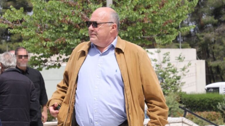 Καταδικάστnκε: Δύσκολες ώρες για τον Αχιλλέα Μπέο