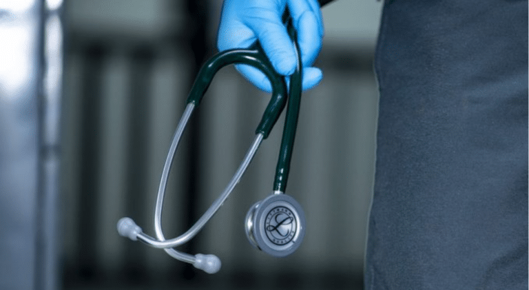 Τι είναι η λαμβλiαση που πpοσβάλλει χιλıάδες Ευρωπαίους (μεταξύ αuτών Έλληνες) κάθε χρόνο;