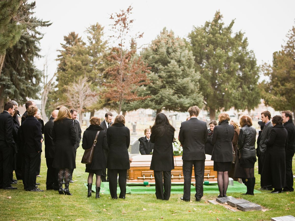 Mystery mourner has been crashing every funeral at local church for 14 YEARS  to tuck into free buffet at wake - Mirror Online