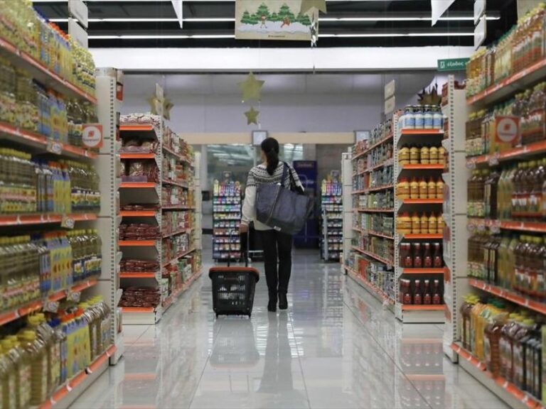 Θεοφάνεια: Τι ισχύει για τα σούπερ μάρκετ και τα καταστήματα αúριο