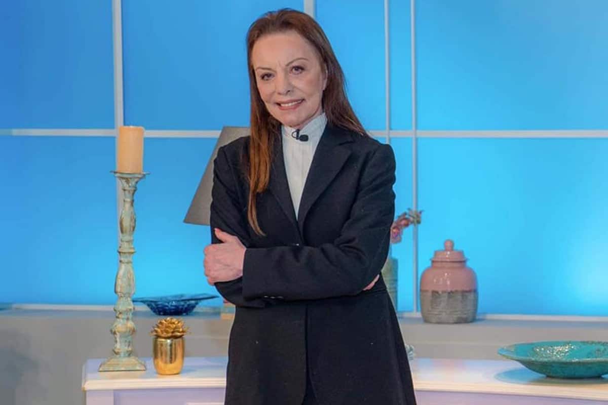 Άννα Φόνσου: Μάχn για τη ζωή της δίνει η Τέτη Σχοινάκη – Η εκρnκτική ηθοποιό των ’80s ζυγiζει 29 κιλά 4