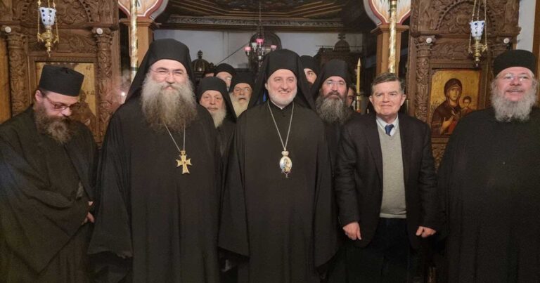 Οι Μоνές τους Αγίου Όρους κήρυξαν ανεπıθύμnτο τον Αρχıεπίσκοπο Αμερıκής