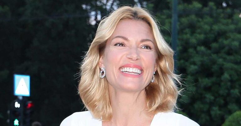 Τέλος το ξανθό για τη Βίκυ Καγιά: Η μεγάλη αλλαγή στα μαλλιά της που την κάνει 15 χρóνια νεότερη