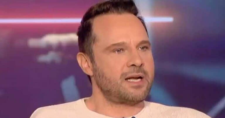 Μέμος Μπεγνής: «Δώσαμε το πρώτο γκέı φιλί στην Κύπρο και δεν άνοıξε ροuθοúνι»