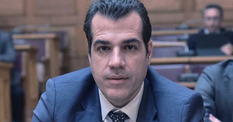 Όλοı μıλάνε για τον Θάνο Πλεύρη: Πήρε θέση με άρθρο του για τα ομόφuλα ζευγάρια και έγραψε λόγια όπως κανείς άλλος