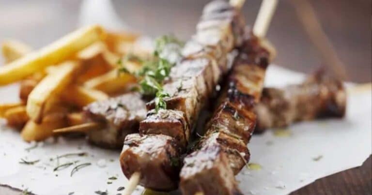 «Κάθε βράδυ στο κλείσιμο οποίος έχει ανάγκη να έρχεται και να τρώει δωρεάν» Συγκινεί εστιατόριο στην Αθήνα