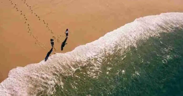 Κανείς δεν εμφανίζεται στο δρόμο μας τυχαία