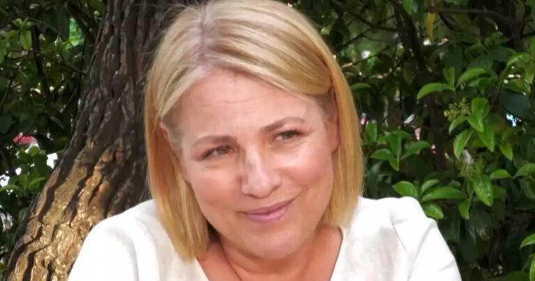 Ξέσπασε η Τουμασάτου: «Γιατί να με νοιάξει τι θα πει ο κόσμος; Θα κρίνω εγώ του αλλουνού τη ζωή;»