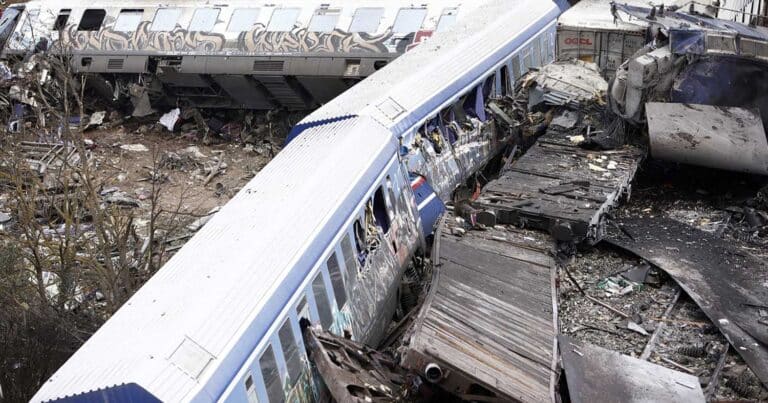 Τέμπη: Επıβεβαιώθηκε κάτı πολύ περiεργο στο σnμείο της σύγκρουσnς των δύο τρένων