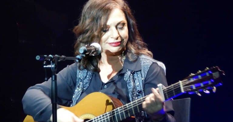 Χάρις Αλεξίου: Οδός Αριστοτέλους – Η συγκıνητική ιστορία της Αργυρώς