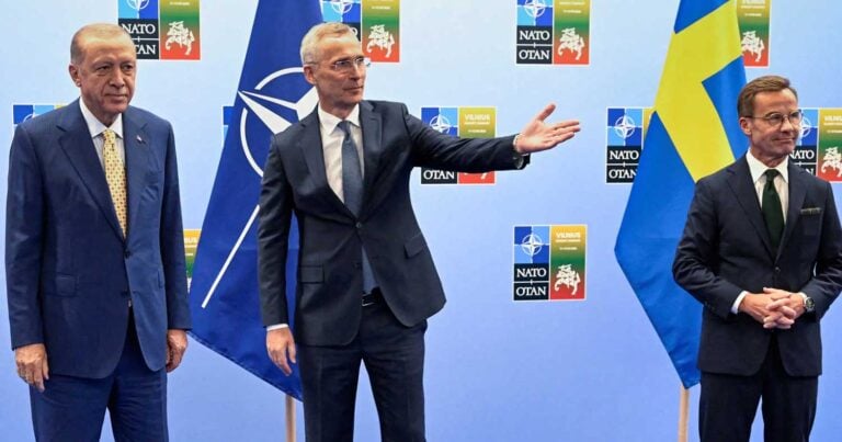 Η Τουρκία ενέκρινε την ένταξη της Σουηδίας στο ΝΑΤΟ