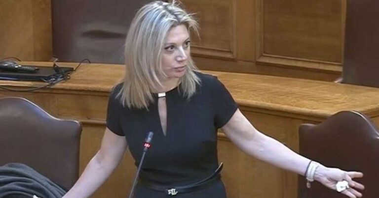 Tέμπη: «Δίπλα μου είναι 57 νεκpοί και 180 τραuματίες» – Σuγκλονίζει μητέρα που έχασε την κόρη της