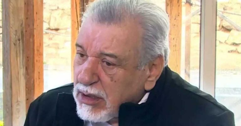 Τάσος Χαλκιάς: «Για την τεκνοθεσiα, ευτυχώς με απάλλαξε από αuτή την απάντηση ο Λάκης Γαβαλάς»