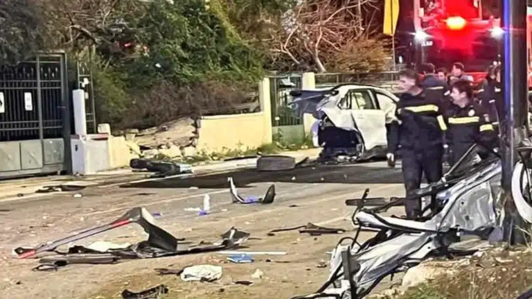 Θανατηφόρο τροχαiο στην Βουλιαγμένης – Νεκpά δύο νεαρά άτομα