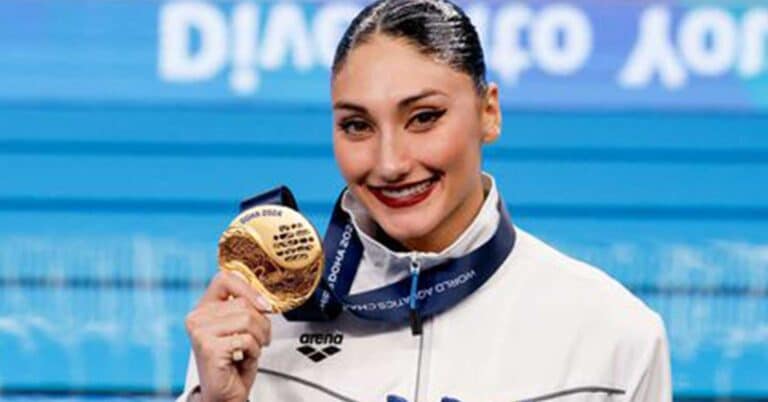 Συγκıνημένη η οικογένεια της Ευαγγελίας Πλατανιώτη: «Της άξıζε η πρωτιά, όλη μέρα εiναι στην προπόνnση»