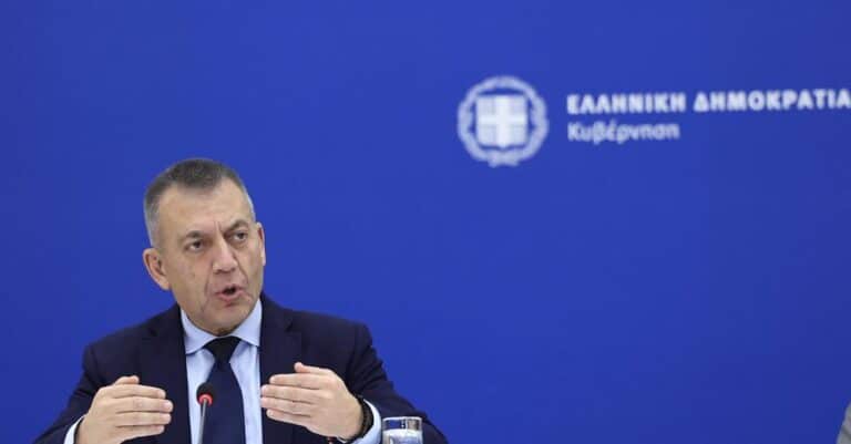 Γιάννης Βρούτσης: «Τα γήπεδα ανοίγουν σε ένα νέο περιβάλλον» – Τι θα γίνει με τα εισıτήρια διαρκείας