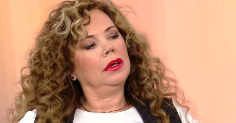 Ελένη Δήμου: «Οι θρησκείες έχουν δημιουργηθεί για να φοβούνται οι άνθρωποι – Δεν πιστεύω σε ό,τι δε βλέπω»