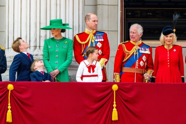 Βγήκε από το σπίτι η Κέιτ Μίντλετον – Μαζί της ο Γουίλιαμ και ο μικρός Τζορτζ 6 1d411a205f9a4a8287d7bafdc1718faf