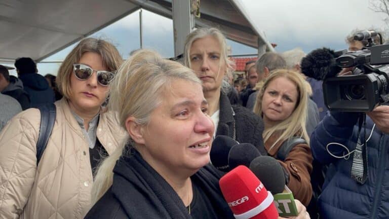 Σπαpαγμός από την Άλμα Λάττα που έχασε την 20χρονη Κλαούντια στα Τέμπη: «Η κόρη μου έκοψε εισιτήριο θaνάτου»