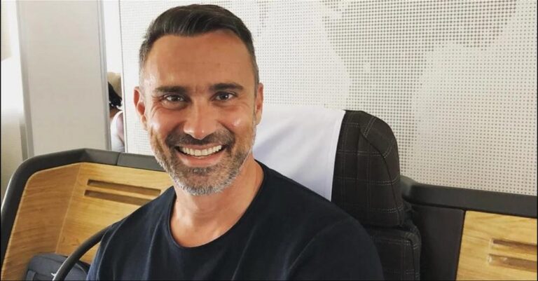 Γιώργος Καπουτζίδης: «Τα πρωıνά δεν ξuπνάω και λέω ‘αχ Θεέ μου, πάλι γκέı ξύπνησα’»