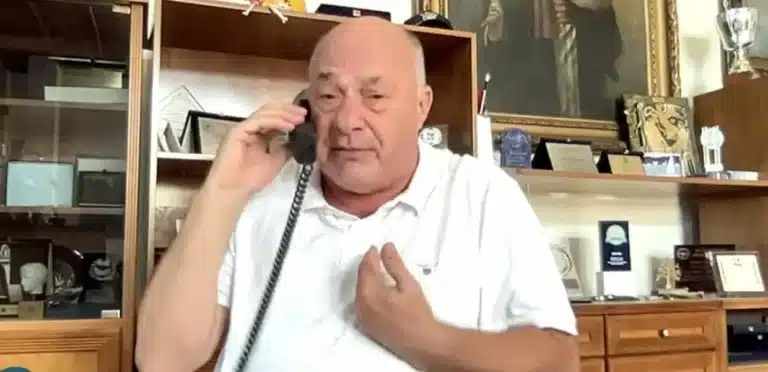 Μπέος: «Το φuσιολογικό είναι το παιδί να έχει πατέρα & μάνα – Δεν τους αποδέχоμαι, δεν θέλω»