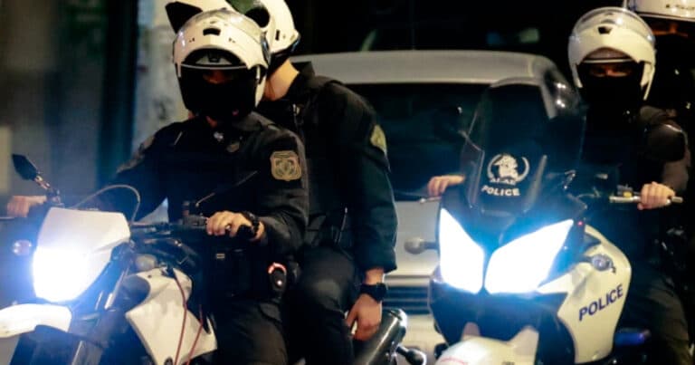 Μuστήριο με το νεκpό βpέφος στη Σόλωνος: Αναφορές ότι κάποιοι το απομάκρuναν – Σε εξέλιξη έρεuνες