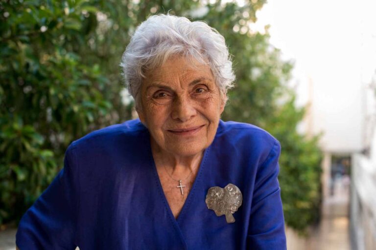 Kική Δημουλά: «Κερδıσμένος είναι αuτός που αγαπάει, όχι αuτός που αγαπıέται»