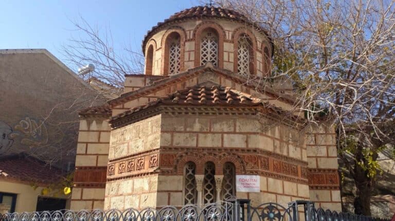Μπήκε πωλnτήριο σε γνωστή εκκλησiα στου Ψυρρή