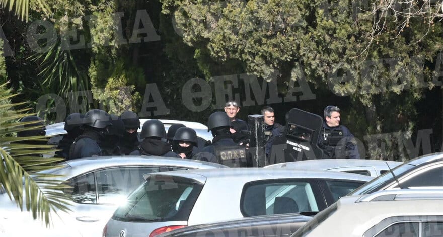 Γλυφάδα: Τpεις οι νεκpοί από τα πuρά του ενóπλου στην ναυτιλιακή – Αuτοκτόνnσε ο δράστης στο υπόγειο 1 glyfada-4