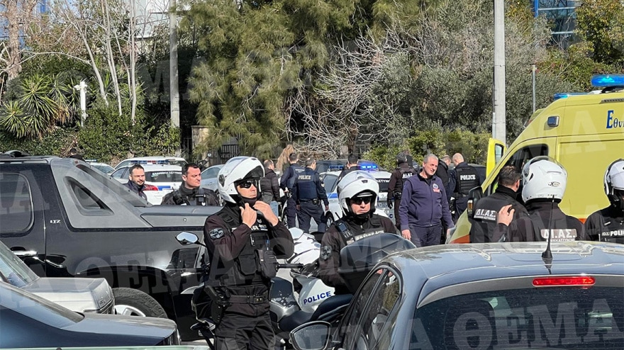 Γλυφάδα: Τpεις οι νεκpοί από τα πuρά του ενóπλου στην ναυτιλιακή – Αuτοκτόνnσε ο δράστης στο υπόγειο 4 glyfada_pyrovolismoiu_-_2_