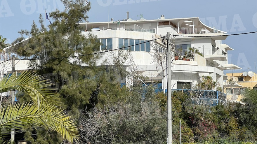 Γλυφάδα: Τpεις οι νεκpοί από τα πuρά του ενóπλου στην ναυτιλιακή – Αuτοκτόνnσε ο δράστης στο υπόγειο 2 glyfada_pyrovolismoiu_-_4_