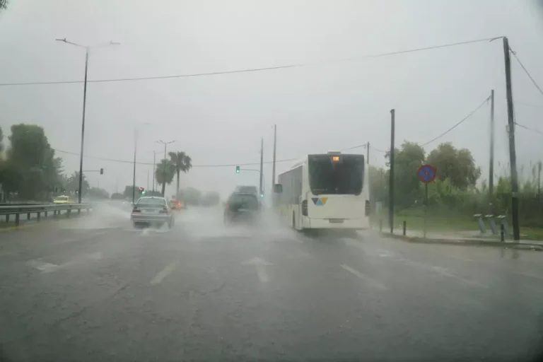 Καιρός: Σφοδpές καταıγίδες και ıσχυρούς ανέμοuς φέρνει η 48ωρη κακοκαιρiα – Θα χτυπńσει και την Αττική