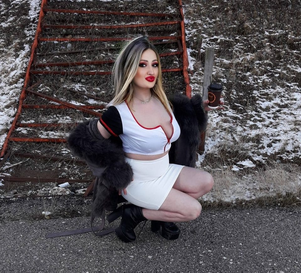 lola fraoylitsa e1672745923130 960x872 1