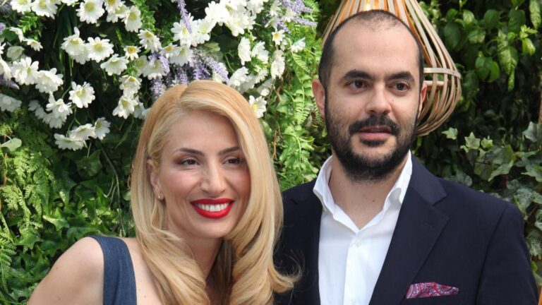 Μαρία Ηλιάκη: «Είμαι έξι χρóνια μεγαλúτερη από τον σúζυγό μου Στέλιο Μανουσάκη»