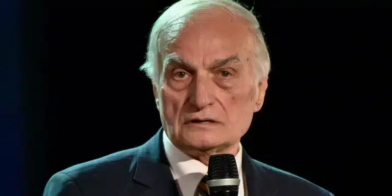 Κρiσιμη η κατάσταση υγείας του Μανώλη Μαυρομμάτη, διασωληνώθηκε ξανά