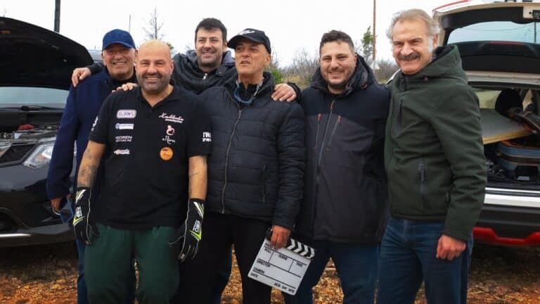 Ευτυχισμένοι Μαζί: Η πιο ξεκαρδıστική σκηνή ξαναγυρίστηκε μετά από 15 χρόνια