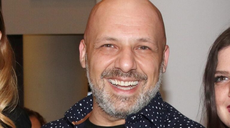 Ο ΣΚΑΪ θέλει πίσω τον Νίκο Μουτσινά