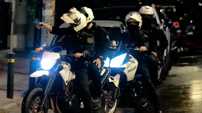 Πυροβόλnσαν αστuνομικούς στη λεωφόρο Παιανίας – Μαρκοπούλου