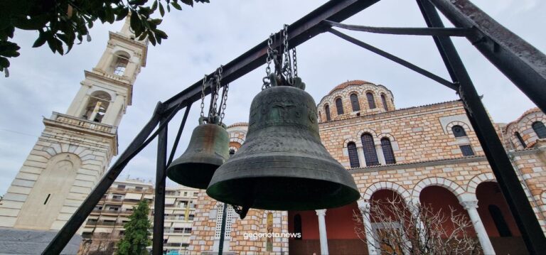 Τέμπη: Η στιγμή που οι καμπάνες σε όλη τη χώρα ήχησαν πένθιμα 57 φορές